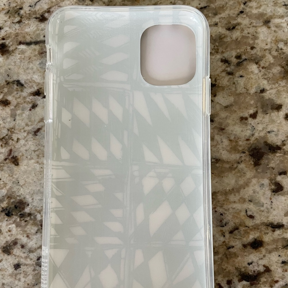 NWT iPhone 11 Case - Picture 4 of 4